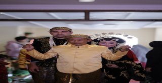 Endonez Geline Türk Usulü Düğün