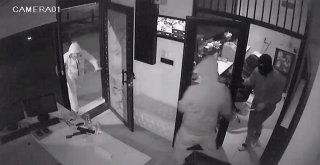 Fatihte 150 Bin Dolarlık Döviz Bürosu Soygunu Kamerada