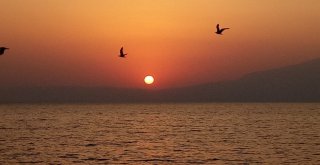 Gün Batımı Van Gölünde İzlenir