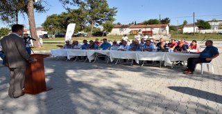 Başkan Sarıkurttan Sarılar Mahallesine Teşekkür Plaketi