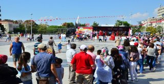 Bedava Dondurma Kuyruğu Metrelerce Uzadı