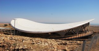 Göbeklitepe Ormanında Korkutan Yangın Kontrol Altına Alındı