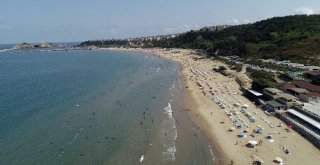 Boğulmalara Rağmen Şilede Denize Giren Vatandaşlar Havadan Görüntülendi