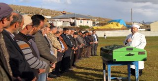 Devrilen Dolabın Altında Ölen 10 Yaşındaki Çocuk Toprağa Verildi