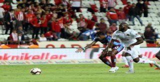 Spor Toto Süper Lig: Antalyaspor: 1 - Trabzonspor: 1 (İlk Yarı)