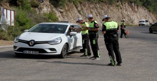 Fethiyede Helikopter İle Havadan Trafik Denetimi