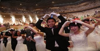 Güney Korede Binlerce Çift Aynı Anda Evlendi