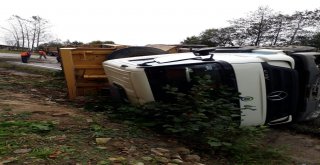 Orduda Kamyon Devrildi: 2 Yaralı