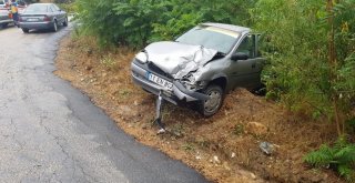 Bilecikte Traktör İle Otomobil Çarpıştı: 1 Ölü, 2 Yaralı