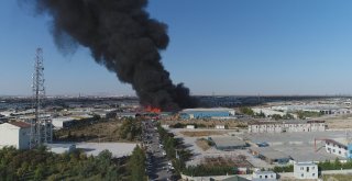 Konyada Matbaacılar Sitesinde Bulunan Bir Fabrikada Yangın Çıktı. Yangın Kısa Süre İçerisinde Çevrede Bulunan İş Yerlerine Sıçradı. Olay Yerine Çok Sayıda Polis Ve İtfaiye Ekibi Sevk Edildi. Kısa Süre