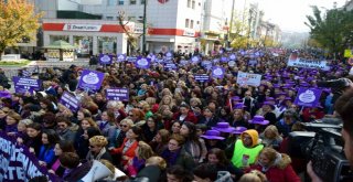 Kadınların Sesi Bursada Yankılandı: Şiddete Hayır!