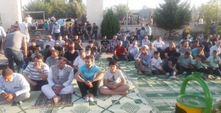 Adıyamanda Binlerce Kişi Bayram Namazı İçin Saf Tuttu