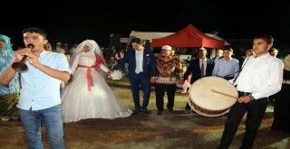 Yozgatta, Cumhurbaşkanı Erdoğan Sevdalısı Endonezyalı Geline Türk Usulü Düğün Yapıldı