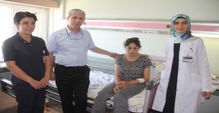 Kedi Üzerine Atlayınca, 15 İğne Yuttu, 9U Henüz Çıkartılamadı