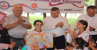 Kareside Çocuklar Mutlu