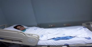 Vefalı Gencin Felç Geçiren Annesinin Tedavisine Başlandı