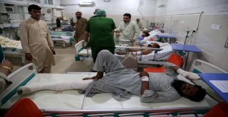 Afganistandaki İntihar Saldırısında Ölü Sayısı 68E Yükseldi