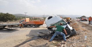 Aksekide Trafik Kazası: 3 Yaralı