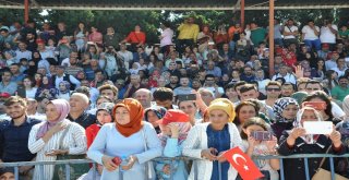 Manisada Yemin Eden Komandolar Zeybek Oynadı