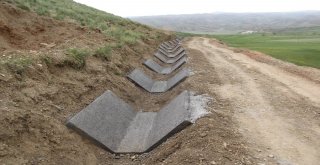 Van Büyükşehir Belediyesi Tarım Arazilerini Suya Kavuşturuyor