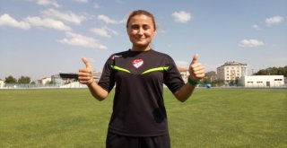 (Özel Haber) Mahalle Maçlarından Futbol Hakemliğine Uzanan Tutku