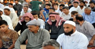 Çadır Kentte Bayram Namazı