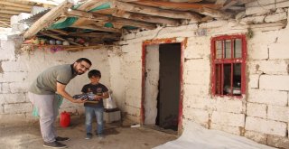 Tügva, Yetimlere Bayramlıklarını Dağıttı