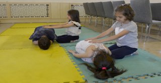 Çocuklar Yoga İle Nefes Alıyor