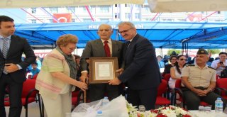 İlk Ders Zilini Vali Karaloğlu Çaldı