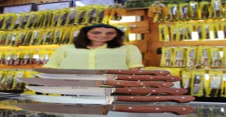 Kurban Bayramı Öncesi Sürmene Bıçağına Olan İlgi Arttı