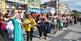 Dünyanın Renkleri İzmitte Buluştu