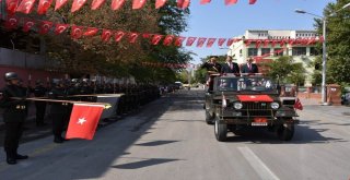 Minik Asker Selam Durdu