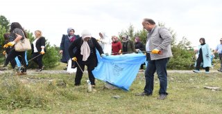 Doğa Dostu Belediye Başkanı, Vatandaşlarla Birlikte Çöp Topladı