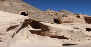 Aksarayı İlk 6 Ayda 437 Bin Turist Ziyaret Etti