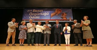 Basın Özgürlüğü Ödülü Kadri Gürselin Oldu
