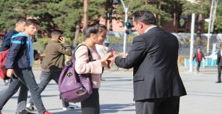 Erzurum İl Kültür Ve Turizm Müdürlüğü Aşure Dağıttı