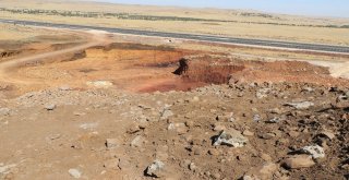 Define Ararken Mezarlıkları Tahrip Ettiler