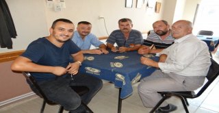 Gölpazarındaki Futbol Sahasının Çimleri Bakımsızlıktan Toprağa Dönüşmüş