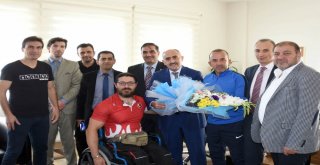 Erzurum Kent Konseyinden B.b. Erzurumspor Teknik Direktörü Özdileke Hayırlı Olsun Ziyareti