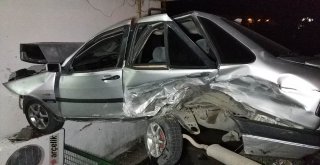 Samsunda Yoldan Çıkan Otomobil Lokantaya Girdi: 2 Yaralı