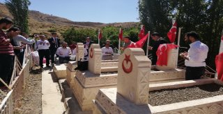 Teröristlerin 26 Yıl Önce Katlettiği 9 Şehit Anıldı