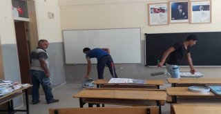 İdareciler Okulunu Kendileri Boyadı