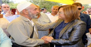 Fatma Şahin Hacı Adaylarını Uğurladı