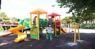Burhaniye Belediyesi İlçeyi Modern Parklarla Donatıyor