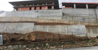 Sarıyerde Sağanak Yağış Toprak Kaymasına Neden Oldu, Tünel Trafiği Aksadı