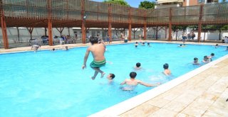 Hizmete Giren Yüzme Havuzu Büyük İlgi Görüyor