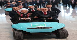 Cumhurbaşkanı Erdoğan, Havalimanı Açılışında Elektrikli Araç Sürdü