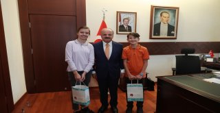 Vali Çakacak Eğitimcileri Ve Öğrencileri Ağırladı