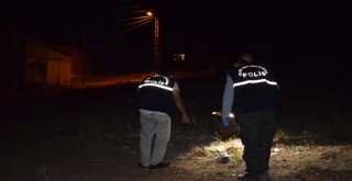 Silahla Vuruldu Metrelerce Yürüdükten Sonra Yere Yığıldı