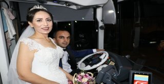 Halk Otobüsünde Nikah Töreni